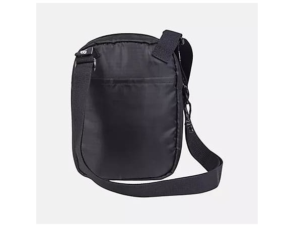 MOCHILA NEW BALANCE ESSENTIAL BACKPACK LAB51900